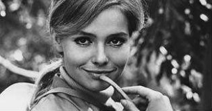 Eva Renzi