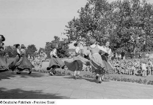 Aufführung eines Volkstanzes
