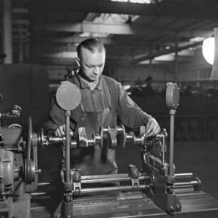 Produktionsanlage für Kurbelwellen bei Borgward