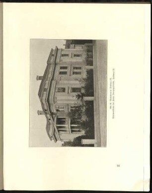 Abb. 56. Wohnhaus in Freiburg i. B. Betonwerksteine der Firma Brenzinger & Cie., Freiburg i. B.
