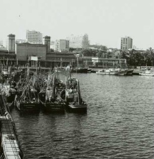 Dakar (Senegal), Blick über den Hafen auf die Stadt, um 1960