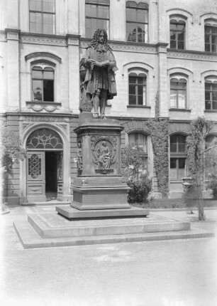 Denkmal für Gottfried Wilhelm Leibniz (1646-1716)§Universitätsstraße