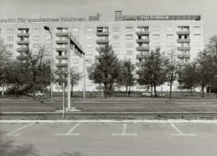 Dresden-Altstadt, St. Petersburger Straße 5, 3 und 1. Wohnhäuser (um 1965). Blick über die Straße