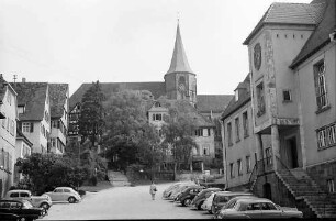 Weinsberg: Gasse mit Turm der Stadtkirche