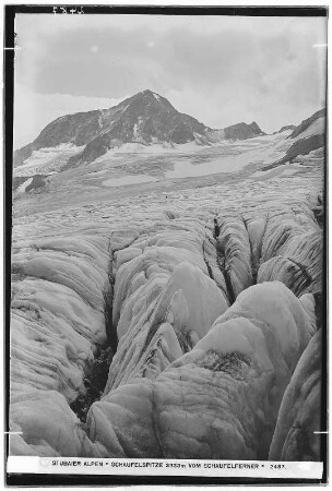 Stubaier Alpen. Stubaier Wildspitze (3342 Meter) vom Schaufelferner