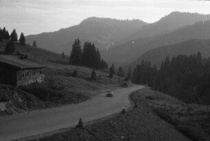 Spitzingsattel: Deutsche Alpenstraße am Spitzingsattel