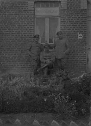 Erster Weltkrieg - "Kriegserinnerungen an Nordfrankreich und die Vogesen". "Leutnant Hartmann, Leutant Künkel, Assistenzarzt Moog"