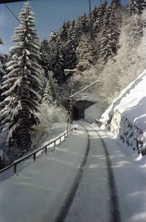 Verschneite Höllentalbahn; Abschnitt Tunnel - Hinterzarten