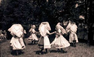 Burg: Heimatspiel, Tanzpaare, viele