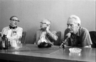 36. Tagung 1986 Chemiker; Pressekonferenz: Peter A. Simon, Peter D. Mitchell, Sir Derek H. R. Barton