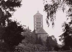 Braunsberg, Pfarrkirche : Braunsberg (Braniewo/Polen). Katholische Pfarrkirche Sankt Katharina,Rossmühlen-, Kloster oder Nonnenturm. Ansicht von Westen