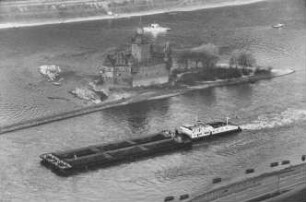 Schubverband im Kauber Wasser/Rhein