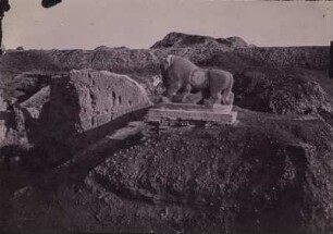 Babylon : Skulptur in der antiken Ruinenstadt Babylon. Zu dieser Zeit (1899-1917) fand eine deutsche Ausgrabungsmission unter der Leitung von Johannes Gustav Eduard Robert Koldewey statt.