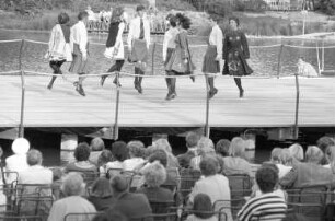 Gastspiel der irischen Folkloregruppe "Harvey-Dancing-Group" auf der Seebühne im Stadtgarten