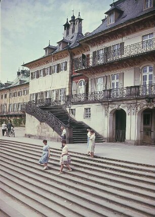Dresden. Schloß Pillnitz, Wasserpalais, Elbseite