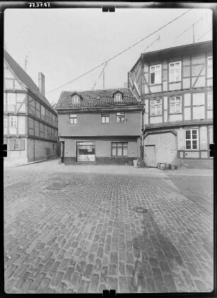 Quedlinburg, Schmale Straße 21. Wohnhaus mit Laden (17. Jh.). Straßenfront