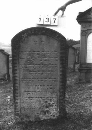 Grabstein 137