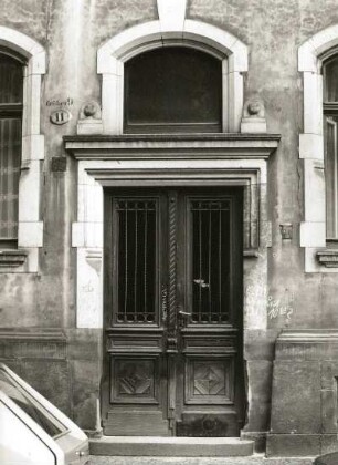 Dresden-Neustadt, Martin-Luther-Platz 11. Wohnhaus (um 1895). Hauseingang