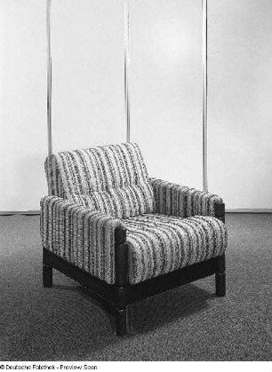 Sessel (Modell EW 714)