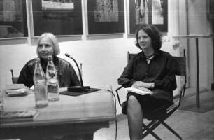 Brecht-Haus : Im Brecht-Haus: "Dichterleben" mit Aldona Gustas und xxxx