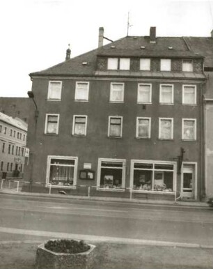 Marienberg, Markt 9. Wohnhaus mit Ladeneinbau. Straßenfront
