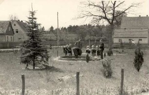 Dorfplatz in Neudorf/Spree : Nawjes w Nowej Wsy nad Sprjewju