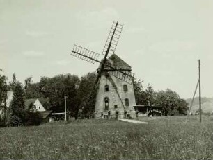 Dresden-Gohlis. Gohliser Windmühle von der Landseite aus, Baujahr 1828, 1914 Betrieb eingestellt