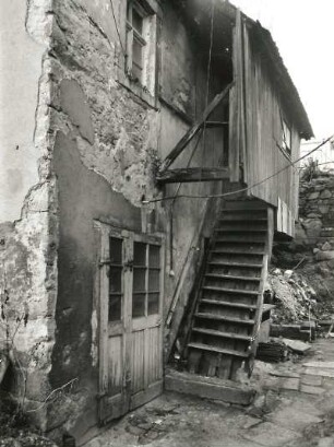 Radeberg, Am Freudenberg 2. Wohnhaus (um 1850). Treppenaufgang an der Hofseite