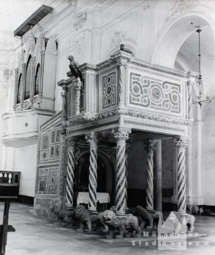 Ravello. Kathedrale. Prachtvolle Kanzel aus Marmor mit Mosaik (1272)