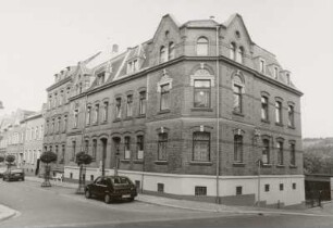 Markneukirchen (Vogtlandkreis), Doppelwohnhaus (um 1900), Albertstraße 25/27, Eckansicht