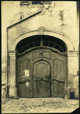 Amtsgasse17, Tor