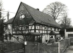 Seifersdorf bei Radeberg, Tina-von-Brühl-Straße 21. Wohnhaus (1801/1850)