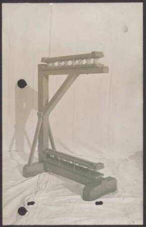 Foto eines "Kuhl'schen Tragegestells" zum Abtransport von Verwundeten