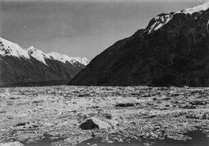 Gletscherrandsee : Vermutlich ein Gletscherrandsee mit Eisschollen im Tian Shan Hochgebirge