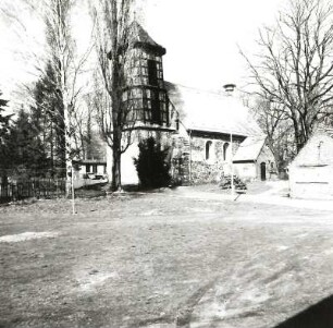 Döbern. Dorfkirche Eichwege (14./15. und 19. Jahrhundert, Turmaufsatz 1791/1792). Ansicht von Südwesten