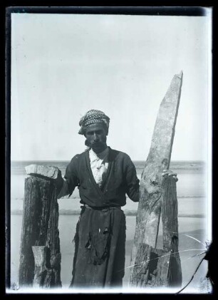 Balkuwara, Araber mit Holzfunden