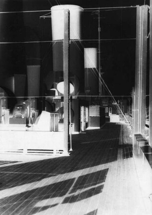 Deck des Dampfers Cap Arcona, Hamburg (negativ)