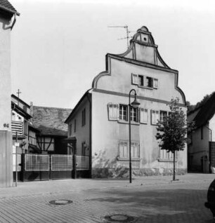 Ehem. Amtsgebäude; Bensheim, Bachgasse 66, Bachgasse 64B, Bachgasse 64A