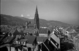 Freiburg i. Br.: Blick vom Martinstor zum Münster