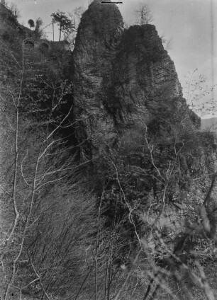 Felsen : Blick auf eine Felsen bei Gandria
