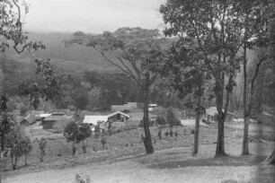 Dorfbild : Blick auf ein Dorf an den Hängen der Usambara-Berge.