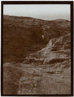 Höhle südl. v. marsaba Westwand v. w. ennar [wadi en-nar, mar saba]