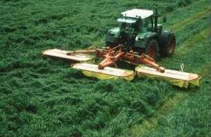 Fotografie: Futterernte, Mähwerk, Scheibenmähwerk, Rückfahreinrichtung