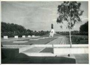 Das Sowjetische Ehrenmal in Berlin-Treptow