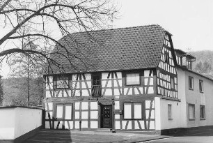 Ehemaliges Gasthaus (Wohnhaus, Fachwerk); Gründau, Forsthausstraße 1
