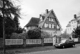 Villa Cunz (Villa Cunz); Oberursel, Lindenstraße 12