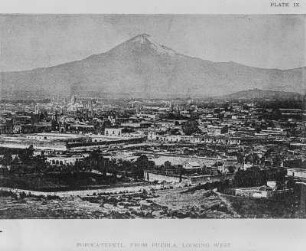 Popocatépetl : Blick über eine Siedlung auf den Popocatépetl