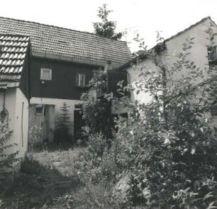 Cossebaude, Talstraße 28. Gehöft (1801/1850). Wohnhaus mit Nebengebäude