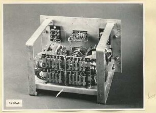 Terzfilter 320 MHz -3,6 KHz Typ Nr. 06.49011.1, Rückseite geöffnet, Foto 1954
