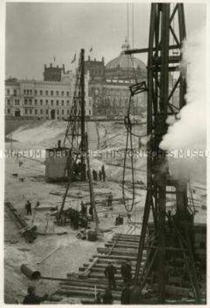 Spreebettverlegung an der Baustelle Mühlendammschleuse